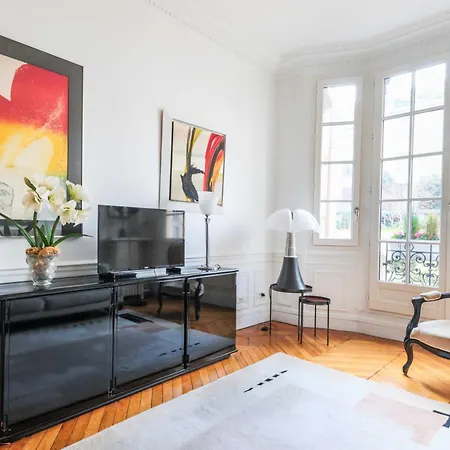 Appartamento Lovely Near Le Bon Marche Parigi